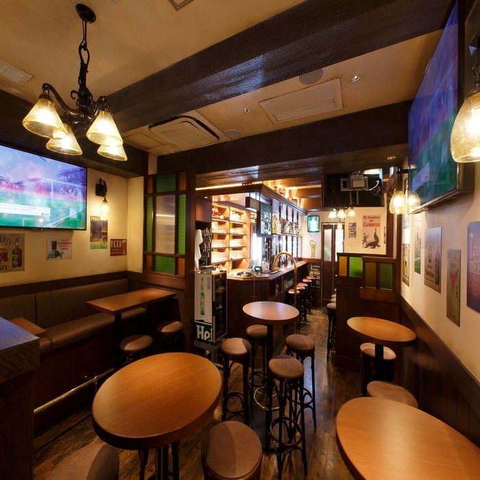 おしゃれなお店で気の合う仲間と楽しむ忘年会＆新年会 | IRISH PUB CELTS（ケルツ） 新橋日比谷口店